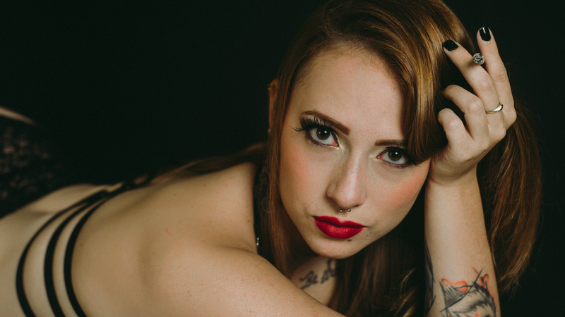  We have the pretty babe TamaraLeee on this clip as she teases us in h...